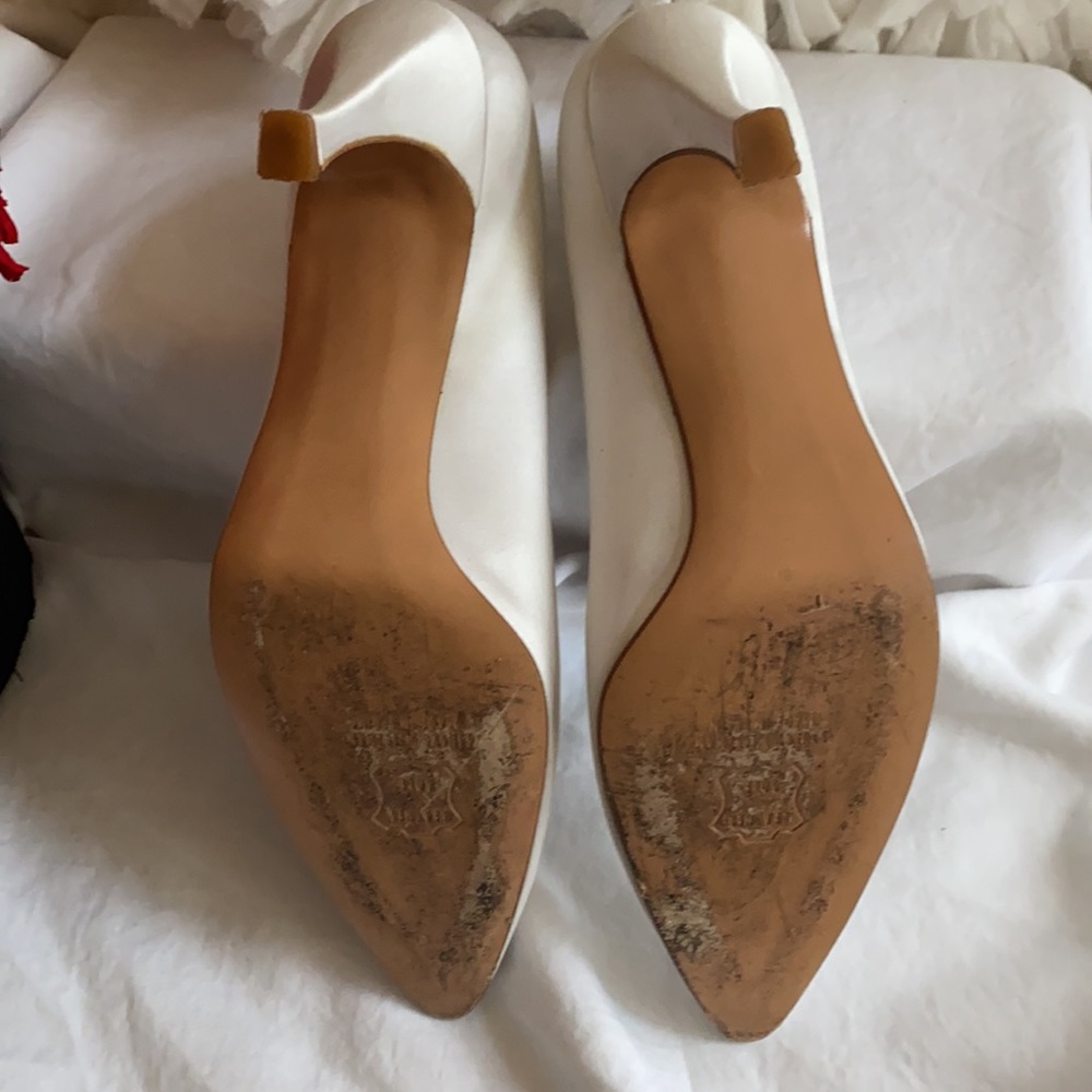 Stuart Weitzman Carol White satin wedding pump size 9 M. - Picture 5 of 7